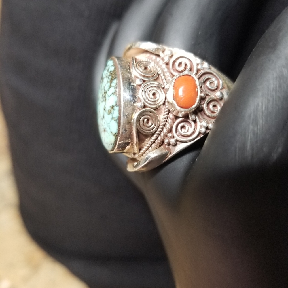 Spiderweb turquoise and coral ring - Picture 2 of 8
